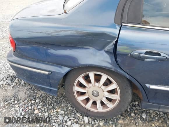 2004 Hyundai Sonata GLS z VIN KMHWF35H44A042496, wystawiony jako IAAI lot #41942392 z przebiegiem 195 632 mil mil oraz . Historia ofert i sprzedaży dostępna na DreamBid. Obrazek 6.