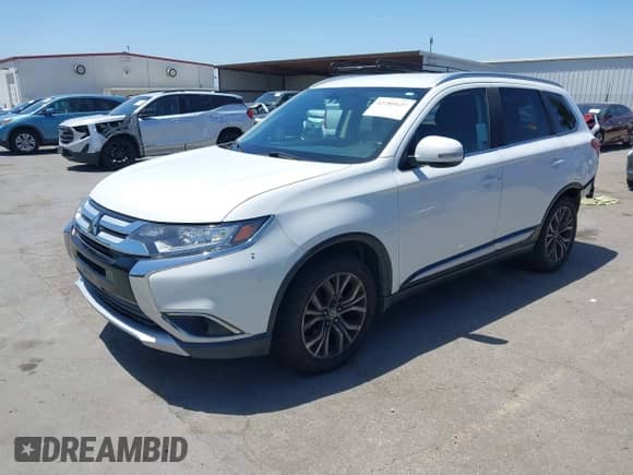 2018 Mitsubishi Outlander SE with VIN JA4AD3A36JZ061024, listed as a IAAI auction lot 42281627 with 245,456 mi miles and . Bid and sale history available at DreamBid. Image 2.