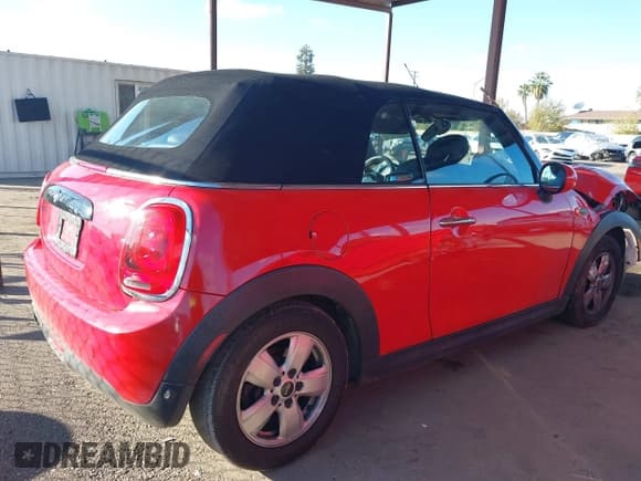 ✅ 2019 MINI Convertible Cooper • VIN: WMWWG5C55K3H08563 • Лот: 43711697. Опубликован ранее на IAAI с пробегом 91 060 миль. Бесплатный доступ к архиву аукционных продаж из США и подробный отчёт об истории автомобиля на DreamBid. Изображение 4.