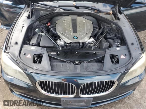 ✅ 2010 BMW 7 Series 750Li • VIN: WBAKB8C5XACY64284 • Lot: 64089225. Listed on Copart with 160,639 mi. Free auction sales archive from the USA and detailed vehicle history report at DreamBid. Image 11.