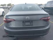 ✅ 2019 Volkswagen Jetta S • VIN: 3VWC57BU9KM084422 • Lot: 42910163. Wystawiony na IAAI z przebiegiem 74 965 mil. Bezpłatny archiwum sprzedaży aukcyjnych z USA i szczegółowy raport historii pojazdu na DreamBid. Zdjęcie 16.