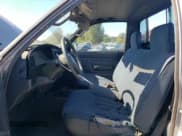 ✅ 1995 Toyota Pickup DX • VIN: 4TARN01P7SZ325940 • Lot: 72564894. Wystawiony na Copart z przebiegiem 215 120 mil. Bezpłatny archiwum sprzedaży aukcyjnych z USA i szczegółowy raport historii pojazdu na DreamBid. Zdjęcie 7.