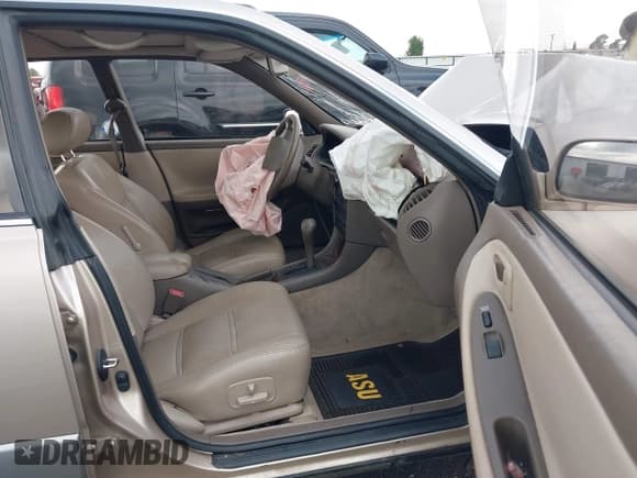 ✅ 1994 Lexus ES 300 • VIN: JT8GK13T8R0055859 • Lot: 40120000. Listed on IAAI with 118,658 mi. Free auction sales archive from the USA and detailed vehicle history report at DreamBid. Image 5.