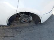 ✅ 2024 Tesla Model Y Long Range • VIN: 7SAYGDEE0RF027744 • Lot: 43405801. Wystawiony na IAAI z przebiegiem 16 832 mil. Bezpłatny archiwum sprzedaży aukcyjnych z USA i szczegółowy raport historii pojazdu na DreamBid. Zdjęcie 6.