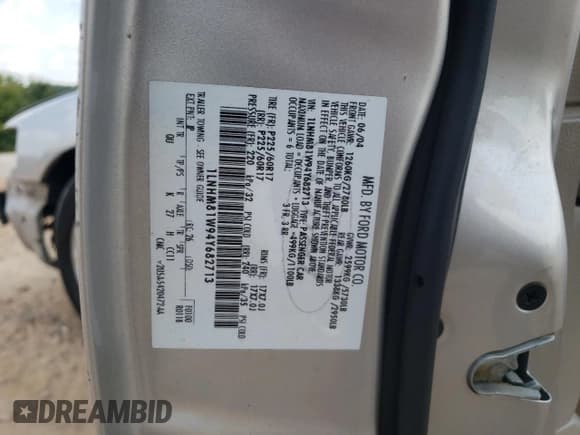 ✅ 2004 Lincoln Town Car Signature • VIN: 1LNHM81W94Y682713 • Лот: 69481404. Опубликован ранее на Copart с пробегом 95 394 миль. Бесплатный доступ к архиву аукционных продаж из США и подробный отчёт об истории автомобиля на DreamBid. Изображение 12.