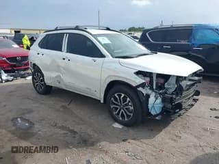 ✅ 2026 Toyota Corolla Cross Hybrid SE • VIN: 7MUFBABG7TV090808 • Lot: 43778671. Wystawiony na IAAI z przebiegiem 372 mil. Bezpłatny archiwum sprzedaży aukcyjnych z USA i szczegółowy raport historii pojazdu na DreamBid. Zdjęcie 1.