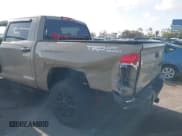 ✅ 2017 Toyota Tundra SR5 • VIN: 5TFEY5F17HX225871 • Лот: 41954311. Опубликован ранее на IAAI с пробегом 125 917 миль. Бесплатный доступ к архиву аукционных продаж из США и подробный отчёт об истории автомобиля на DreamBid. Изображение 6.