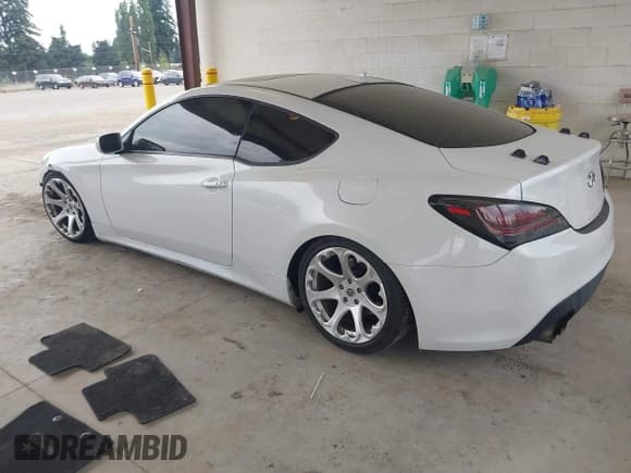 ✅ 2013 Hyundai Genesis Coupe 2.0T • VIN: KMHHT6KD7DU106534 • Lot: 43088394. Wystawiony na IAAI z przebiegiem 126 649 mil. Bezpłatny archiwum sprzedaży aukcyjnych z USA i szczegółowy raport historii pojazdu na DreamBid. Zdjęcie 3.