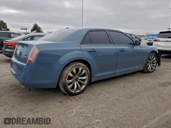 ✅ 2014 Chrysler 300 S • VIN: 2C3CCABT0EH352035 • Lot: 94312645. Listed on Copart with 155,349 mi. Free auction sales archive from the USA and detailed vehicle history report at DreamBid. Image 3.