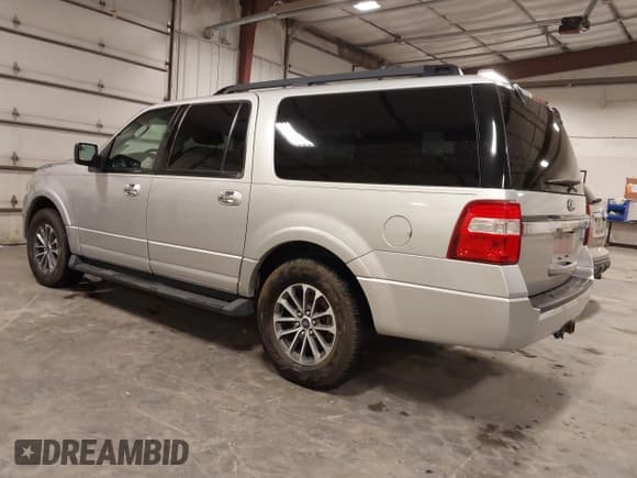 ✅ 2015 Ford Expedition Max XLT • VIN: 1FMJK1JT7FEF07546 • Lot: 42030535. Listed on IAAI with 171,101 mi. Free auction sales archive from the USA and detailed vehicle history report at DreamBid. Image 3.