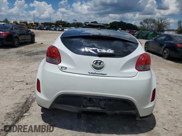 ✅ 2013 Hyundai Veloster w/Gray Int • VIN: KMHTC6AD5DU171622 • Lot: 59761464. Wystawiony na Copart z przebiegiem 85 424 mil. Bezpłatny archiwum sprzedaży aukcyjnych z USA i szczegółowy raport historii pojazdu na DreamBid. Zdjęcie 6.