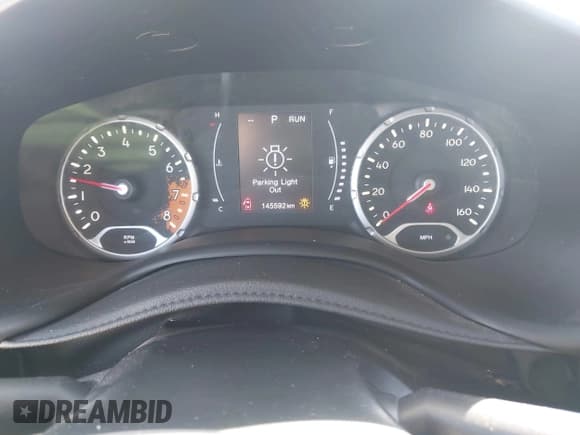 ✅ 2018 Jeep Renegade Latitude • VIN: ZACCJABB7JPG74639 • Lot: 43414533. Wystawiony na IAAI z przebiegiem 145 592 mil. Bezpłatny archiwum sprzedaży aukcyjnych z USA i szczegółowy raport historii pojazdu na DreamBid. Zdjęcie 7.