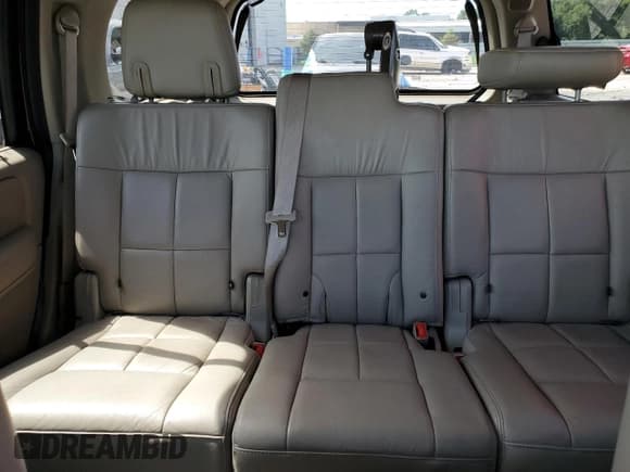 ✅ 2007 Lincoln Navigator • VIN: 5LMFU27507LJ03609 • Lot: 68524425. Listed on Copart with 199,484 mi. Free auction sales archive from the USA and detailed vehicle history report at DreamBid. Image 10.
