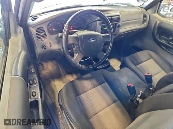 ✅ 2004 Ford Ranger XL Fleet • VIN: 1FTZR44U04PA03673 • Lot: 95439495. Wystawiony na Copart z przebiegiem 143 212 mil. Bezpłatny archiwum sprzedaży aukcyjnych z USA i szczegółowy raport historii pojazdu na DreamBid. Zdjęcie 8.