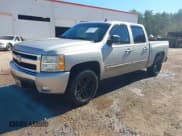 ✅ 2007 Chevrolet Silverado 1500 1LT • VIN: 2GCEC13J371727655 • Lot: 43605905. Listed on IAAI with 345,687 mi. Free auction sales archive from the USA and detailed vehicle history report at DreamBid. Image 17.