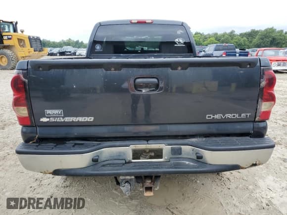 ✅ 2005 Chevrolet Silverado 1500 Z71 • VIN: 2GCEK19B551134458 • Лот: 67520654. Опубликован ранее на Copart с пробегом 264 865 миль. Бесплатный доступ к архиву аукционных продаж из США и подробный отчёт об истории автомобиля на DreamBid. Изображение 6.