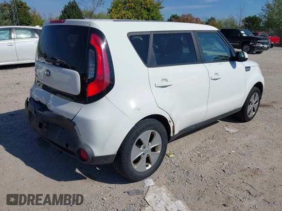 ✅ 2016 Kia Soul • VIN: KNDJN2A21G7352197 • Lot: 43339291. Wystawiony na IAAI z przebiegiem 165 763 mil. Bezpłatny archiwum sprzedaży aukcyjnych z USA i szczegółowy raport historii pojazdu na DreamBid. Zdjęcie 4.