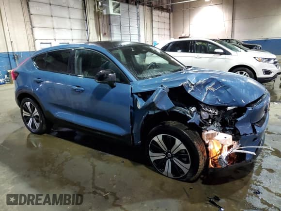 ✅ 2023 Volvo C40 Plus • VIN: YV4ED3GL8P2065413 • Лот: 41132434. Опубликован ранее на Copart с пробегом 32 209 миль. Бесплатный доступ к архиву аукционных продаж из США и подробный отчёт об истории автомобиля на DreamBid. Изображение 4.