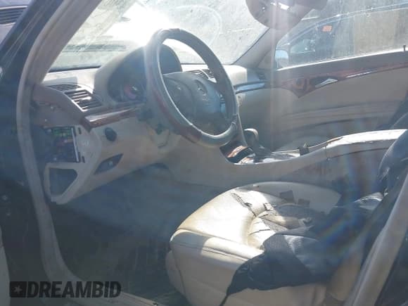 ✅ 2005 Mercedes-Benz E 320 • VIN: WDBUF65J95A635772 • Lot: 43061081. Wystawiony na IAAI z przebiegiem 165 467 mil. Bezpłatny archiwum sprzedaży aukcyjnych z USA i szczegółowy raport historii pojazdu na DreamBid. Zdjęcie 5.