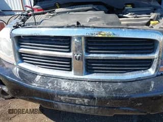 ✅ 2006 Dodge Durango Limited • VIN: 1D8HB58256F157725 • Lot: 42646331. Wystawiony na IAAI z przebiegiem 172 887 mil. Bezpłatny archiwum sprzedaży aukcyjnych z USA i szczegółowy raport historii pojazdu na DreamBid. Zdjęcie 6.