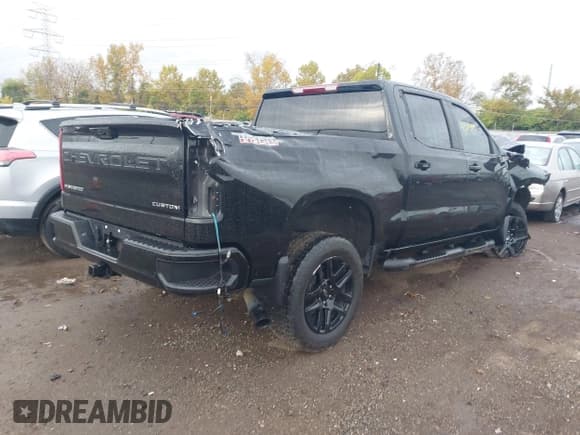 ✅ 2025 Chevrolet Silverado 1500 Custom Trail Boss • VIN: 3GCPKCEK4SG180974 • Лот: 43543109. Опубликован ранее на IAAI с пробегом 15 936 миль. Бесплатный доступ к архиву аукционных продаж из США и подробный отчёт об истории автомобиля на DreamBid. Изображение 4.