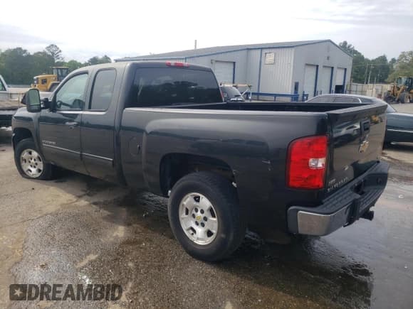 ✅ 2010 Chevrolet Silverado 1500 • VIN: 1GCSCSE22AZ200803 • Lot: 40632274. Wystawiony na Copart z przebiegiem 140 345 mil. Bezpłatny archiwum sprzedaży aukcyjnych z USA i szczegółowy raport historii pojazdu na DreamBid. Zdjęcie 2.