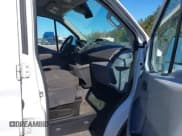 ✅ 2015 Ford Transit Cargo • VIN: 1FTNR1ZM2FKA54985 • Lot: 43598042. Wystawiony na IAAI z przebiegiem 154 653 mil. Bezpłatny archiwum sprzedaży aukcyjnych z USA i szczegółowy raport historii pojazdu na DreamBid. Zdjęcie 5.