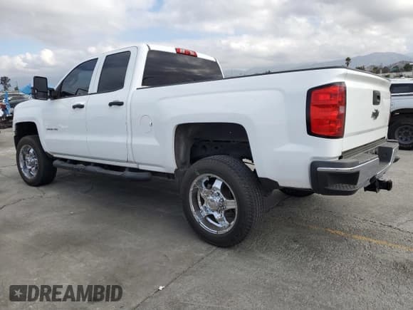 ✅ 2015 Chevrolet Silverado 2500HD Work Truck • VIN: 1GC2CUEG6FZ109404 • Лот: 82075945. Опубликован ранее на Copart с пробегом 159 816 миль. Бесплатный доступ к архиву аукционных продаж из США и подробный отчёт об истории автомобиля на DreamBid. Изображение 2.