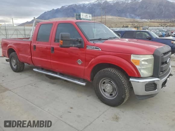 ✅ 2013 Ford F-250 XL • VIN: 1FT7W2AT3DEA05543 • Lot: 94696245. Listed on Copart with 207,401 mi. Free auction sales archive from the USA and detailed vehicle history report at DreamBid. Image 4.