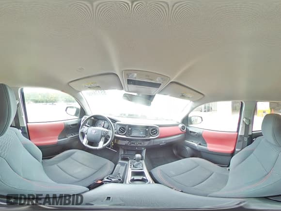 ✅ 2019 Toyota Tacoma SR • VIN: 5TFAX5GN2KX142794 • Лот: 85178955. Опубликован ранее на Copart с пробегом 88 341 миль. Бесплатный доступ к архиву аукционных продаж из США и подробный отчёт об истории автомобиля на DreamBid. Изображение 14.