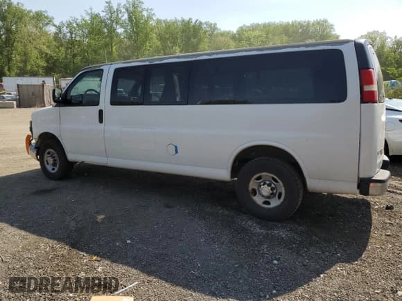 ✅ 2008 Chevrolet Express Passenger • VIN: 1GAHG39K981177228 • Lot: 55031385. Listed on Copart with 274,971 mi. Free auction sales archive from the USA and detailed vehicle history report at DreamBid. Image 2.
