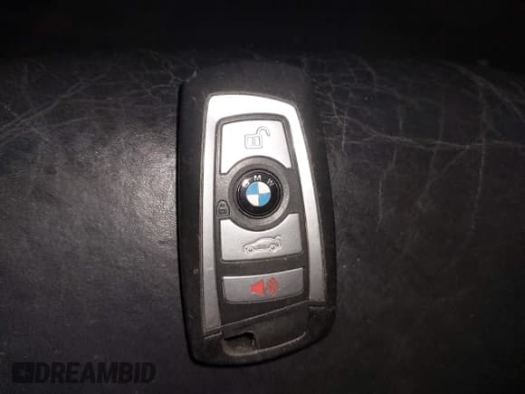 ✅ 2015 BMW M4 • VIN: WBS3U9C56FP967170 • Lot: 43449077. Wystawiony na IAAI z przebiegiem 63 785 mil. Bezpłatny archiwum sprzedaży aukcyjnych z USA i szczegółowy raport historii pojazdu na DreamBid. Zdjęcie 11.