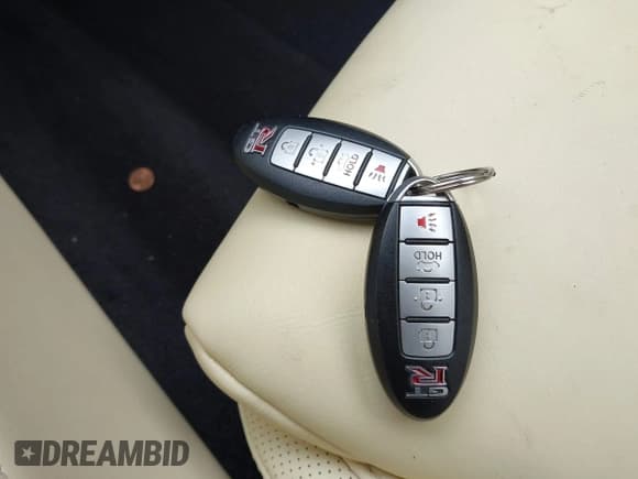 ✅ 2015 Nissan GT-R Premium • VIN: JN1AR5EFXFM280227 • Lot: 41920650. Wystawiony na IAAI z przebiegiem 79 140 mil. Bezpłatny archiwum sprzedaży aukcyjnych z USA i szczegółowy raport historii pojazdu na DreamBid. Zdjęcie 11.