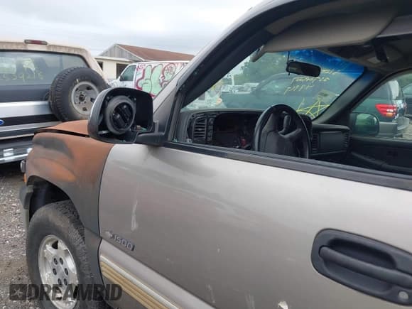 ✅ 2002 Chevrolet Silverado 1500 LT • VIN: 2GCEK19TX21199861 • Lot: 43243784. Listed on IAAI with Not provided. Free auction sales archive from the USA and detailed vehicle history report at DreamBid. Image 6.