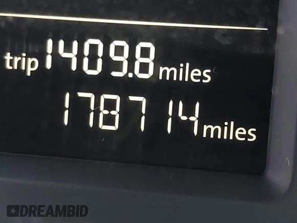 ✅ 2012 Volkswagen Passat S • VIN: 1VWAP7A3XCC020614 • Lot: 42556963. Wystawiony na IAAI z przebiegiem 178 714 mil. Bezpłatny archiwum sprzedaży aukcyjnych z USA i szczegółowy raport historii pojazdu na DreamBid. Zdjęcie 7.