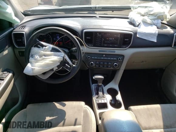 ✅ 2020 Kia Sportage LX • VIN: KNDPMCAC6L7651528 • Лот: 65329215. Опубликован ранее на Copart с пробегом 98 497 миль. Бесплатный доступ к архиву аукционных продаж из США и подробный отчёт об истории автомобиля на DreamBid. Изображение 8.