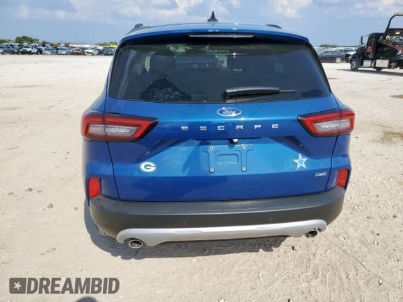 ✅ 2023 Ford Escape PHEV • VIN: 1FMCU0E10PUA81051 • Лот: 81031005. Опубликован ранее на Copart с пробегом 15 622 миль. Бесплатный доступ к архиву аукционных продаж из США и подробный отчёт об истории автомобиля на DreamBid. Изображение 6.