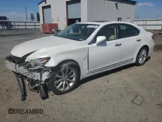 ✅ 2010 Lexus LS 460 • VIN: JTHCL5EF0A5004860 • Lot: 65331285. Wystawiony na Copart z przebiegiem Nie podano. Bezpłatny archiwum sprzedaży aukcyjnych z USA i szczegółowy raport historii pojazdu na DreamBid. Zdjęcie 1.
