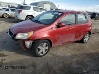 ✅ 2010 Chevrolet Aveo LS • VIN: KL1TD6DE4AB092091 • Lot: 43260365. Wystawiony na Copart z przebiegiem 64 339 mil. Bezpłatny archiwum sprzedaży aukcyjnych z USA i szczegółowy raport historii pojazdu na DreamBid. Zdjęcie 1.