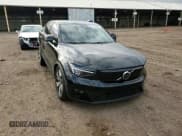✅ 2023 Volvo C40 Plus • VIN: YV4ED3GL3P2034098 • Lot: 46739434. Wystawiony na Copart z przebiegiem Nie podano. Bezpłatny archiwum sprzedaży aukcyjnych z USA i szczegółowy raport historii pojazdu na DreamBid. Zdjęcie 11.