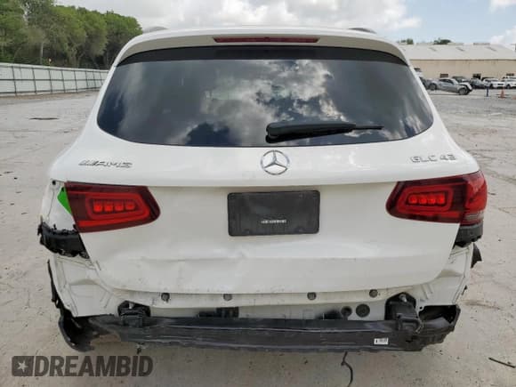 ✅ 2022 Mercedes-Benz GLC 43 AMG • VIN: W1N0G6EB2NV371561 • Lot: 64830605. Wystawiony na Copart z przebiegiem 56 698 mil. Bezpłatny archiwum sprzedaży aukcyjnych z USA i szczegółowy raport historii pojazdu na DreamBid. Zdjęcie 6.