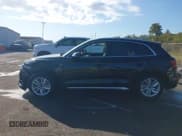 ✅ 2022 Audi Q5 S line Premium • VIN: WA1GAAFY4N2058259 • Lot: 43695079. Wystawiony na IAAI z przebiegiem 54 384 mil. Bezpłatny archiwum sprzedaży aukcyjnych z USA i szczegółowy raport historii pojazdu na DreamBid. Zdjęcie 14.