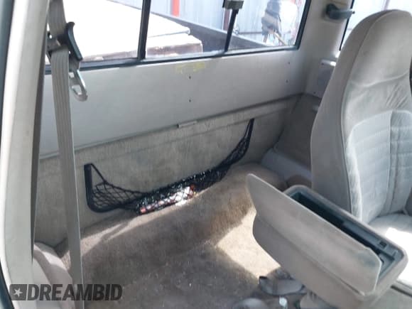 ✅ 1994 Ford Ranger Splash • VIN: 1FTCR15X8RPB51199 • Lot: 42123779. Listed on IAAI with 203,940 mi. Free auction sales archive from the USA and detailed vehicle history report at DreamBid. Image 8.