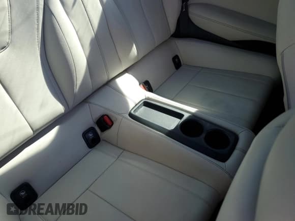 ✅ 2018 Infiniti Q60 Sport • VIN: JN1EV7EK0JM340319 • Лот: 72844634. Опубликован ранее на Copart с пробегом 142 441 миль. Бесплатный доступ к архиву аукционных продаж из США и подробный отчёт об истории автомобиля на DreamBid. Изображение 10.