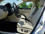 ✅ 2016 Volkswagen Passat S • VIN: 1VWAT7A37GC057489 • Lot: 59272195. Wystawiony na Copart z przebiegiem 132 725 mil. Bezpłatny archiwum sprzedaży aukcyjnych z USA i szczegółowy raport historii pojazdu na DreamBid. Zdjęcie 7.