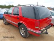 ✅ 1997 Chevrolet Blazer LS • VIN: 1GNDT13W2V2103356 • Lot: 42352435. Wystawiony na IAAI z przebiegiem 181 975 mil. Bezpłatny archiwum sprzedaży aukcyjnych z USA i szczegółowy raport historii pojazdu na DreamBid. Zdjęcie 3.