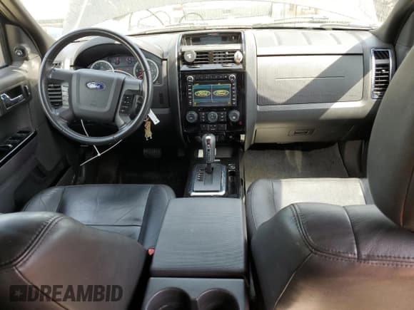 ✅ 2010 Ford Escape Limited • VIN: 1FMCU9EG2AKD44684 • Lot: 58404725. Wystawiony na Copart z przebiegiem 109 826 mil. Bezpłatny archiwum sprzedaży aukcyjnych z USA i szczegółowy raport historii pojazdu na DreamBid. Zdjęcie 8.