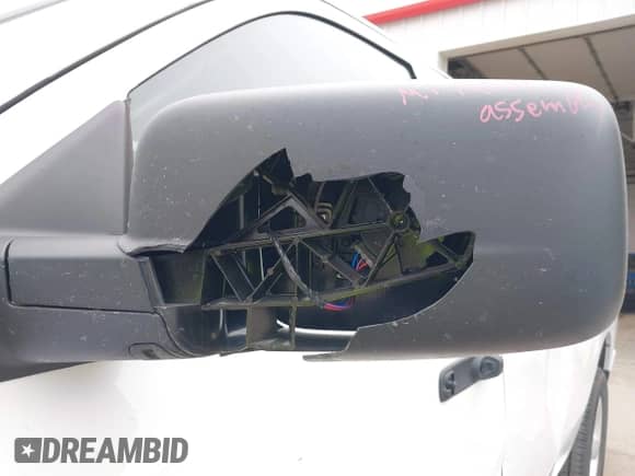 2024 Ram 1500 SLT z VIN 1C6RR7GG3RS157779, wystawiony jako IAAI lot #42488148 z przebiegiem 34 814 mil mil oraz . Historia ofert i sprzedaży dostępna na DreamBid. Obrazek 20.