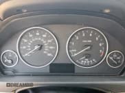 ✅ 2015 BMW 3 Series 328i • VIN: WBA3A5G51FNS82909 • Лот: 86053425. Опубликован ранее на Copart с пробегом Не указан. Бесплатный доступ к архиву аукционных продаж из США и подробный отчёт об истории автомобиля на DreamBid. Изображение 9.