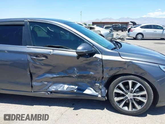 ✅ 2019 Hyundai Elantra • VIN: KMHH35LE6KU109519 • Lot: 42440088. Wystawiony na IAAI z przebiegiem 46 671 mil. Bezpłatny archiwum sprzedaży aukcyjnych z USA i szczegółowy raport historii pojazdu na DreamBid. Zdjęcie 6.